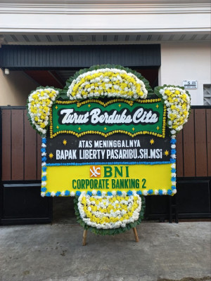 Papan Bunga Duka di Kramat Utara