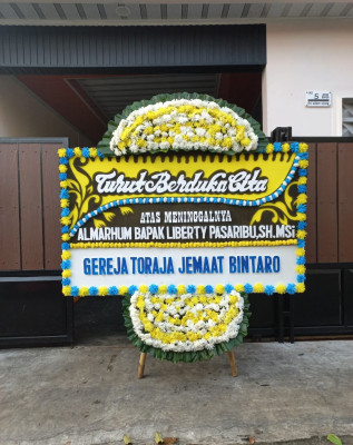 Papan Bunga Duka di Kramat Utara