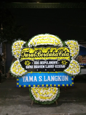 Papan Bunga Duka di Kramat Utara